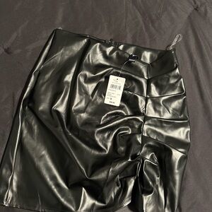 Windsor Black Mini Pencil Skirt with Ruched Slit for Night Out